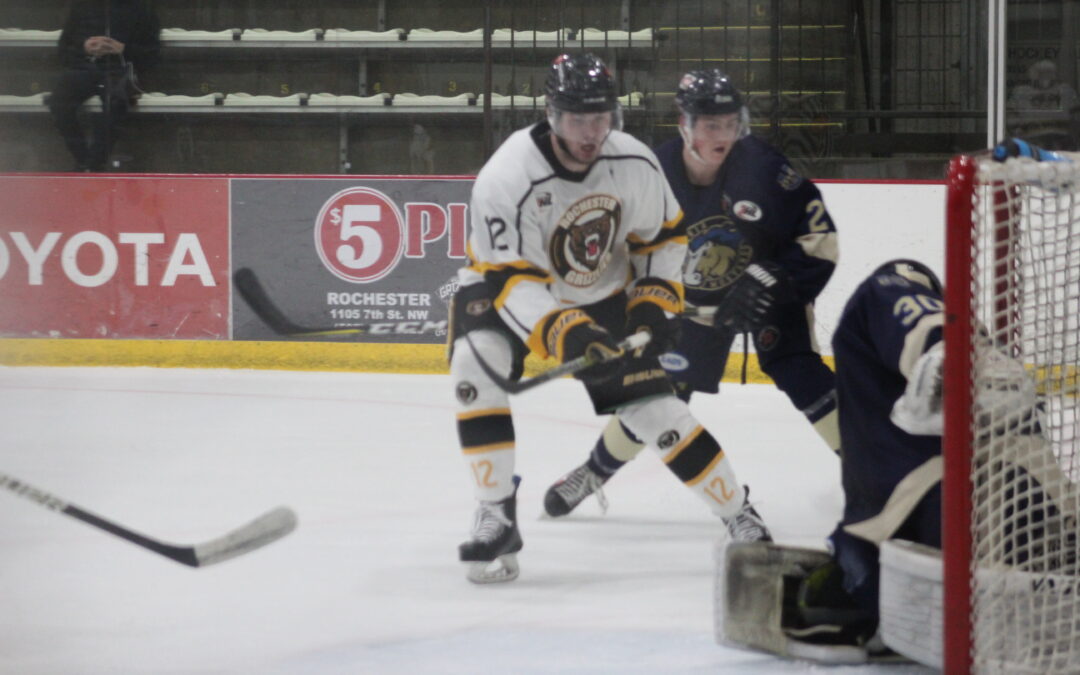 Newman, DeRosa Lead Grizzlies Past Mustangs, 5-3