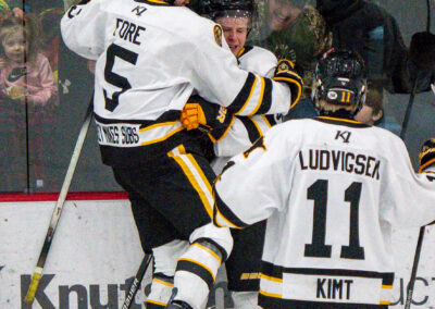 Bastian breaks assist record in season sweep over St. Louis; focus shifts to postseason